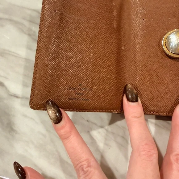 Louis Vuitton Black and Gold Monogram wallet - Picture 8 of 12